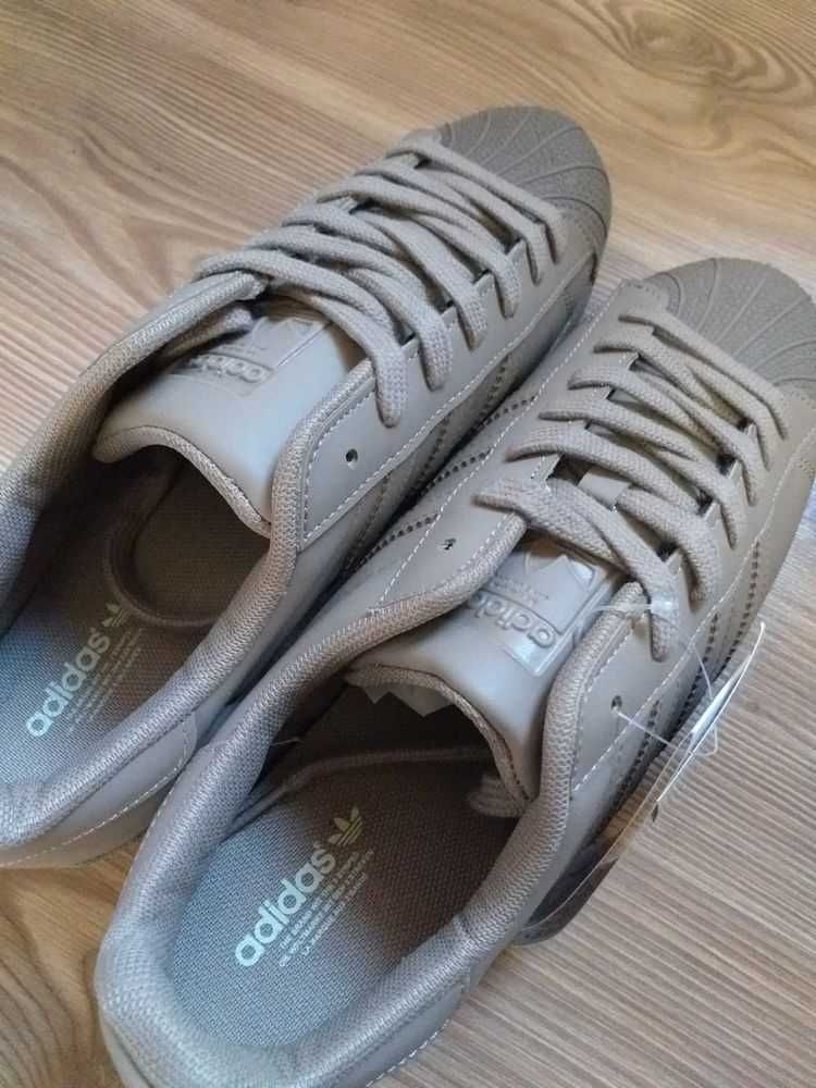 Adidasi Superstar