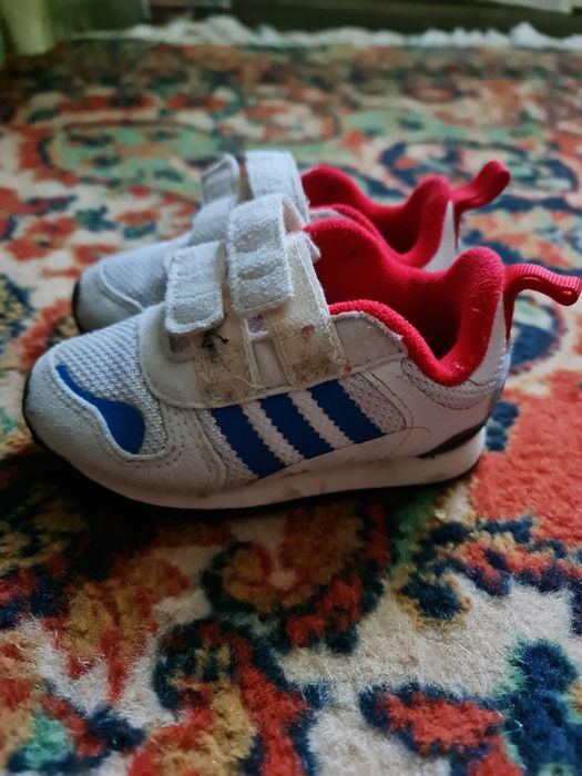 Vând adidasi copii