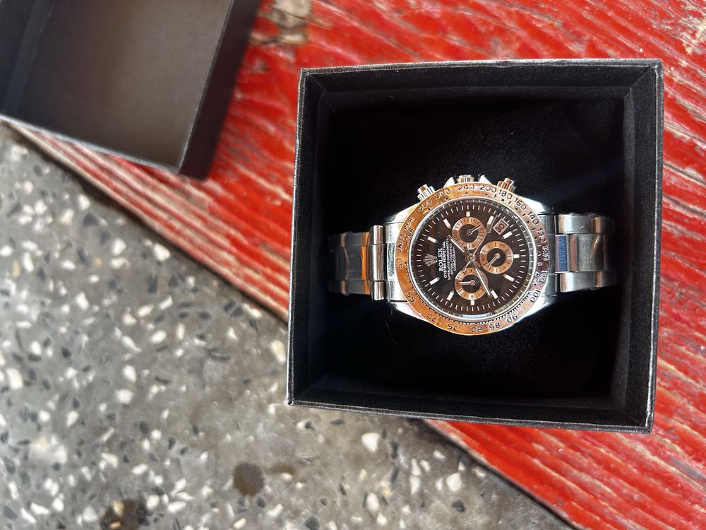 Часовник rolex.