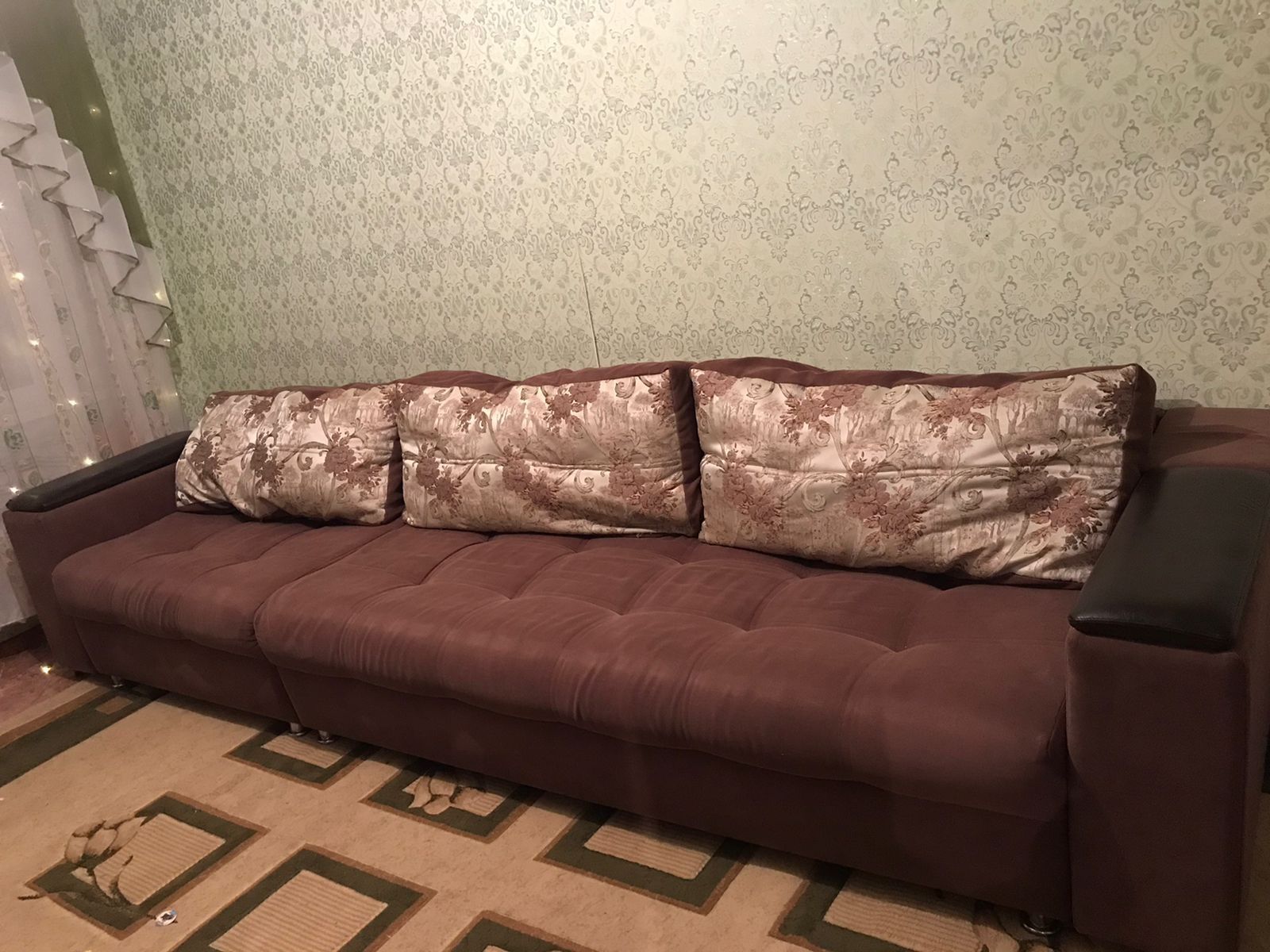 Продам диван  3,7 метра