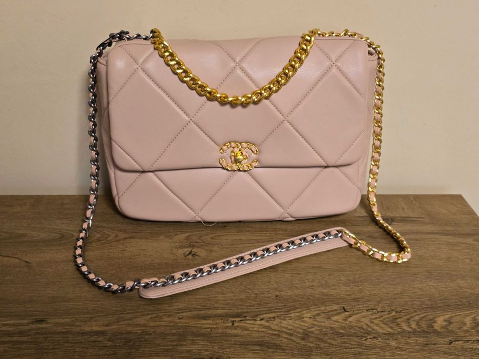 Chanel дамска чанта в цвят пудра естествена кожа