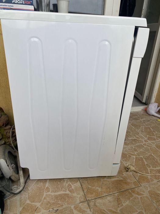 Продавам съдомиална BEKO