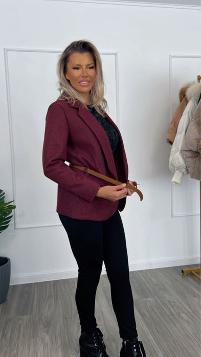 Sacou dama culoare burgundy detalii ce va scot in evidenta, calduros