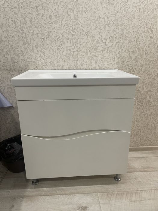 Продам раковину с тумбочкой