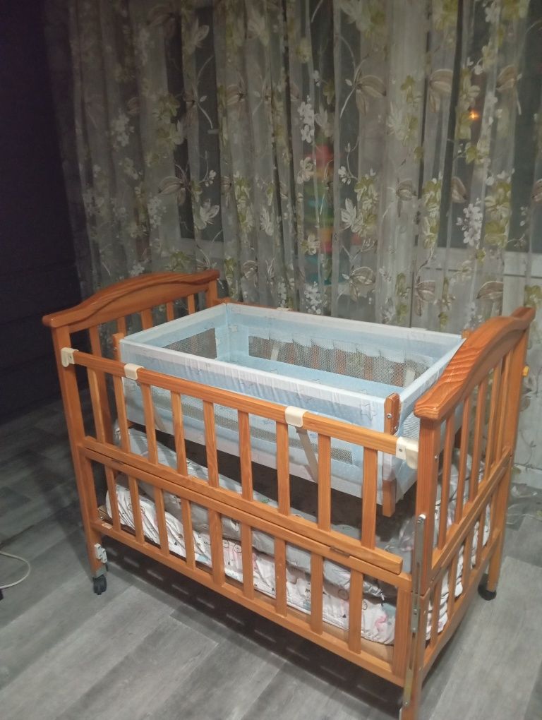 Продам манеж с люлькой