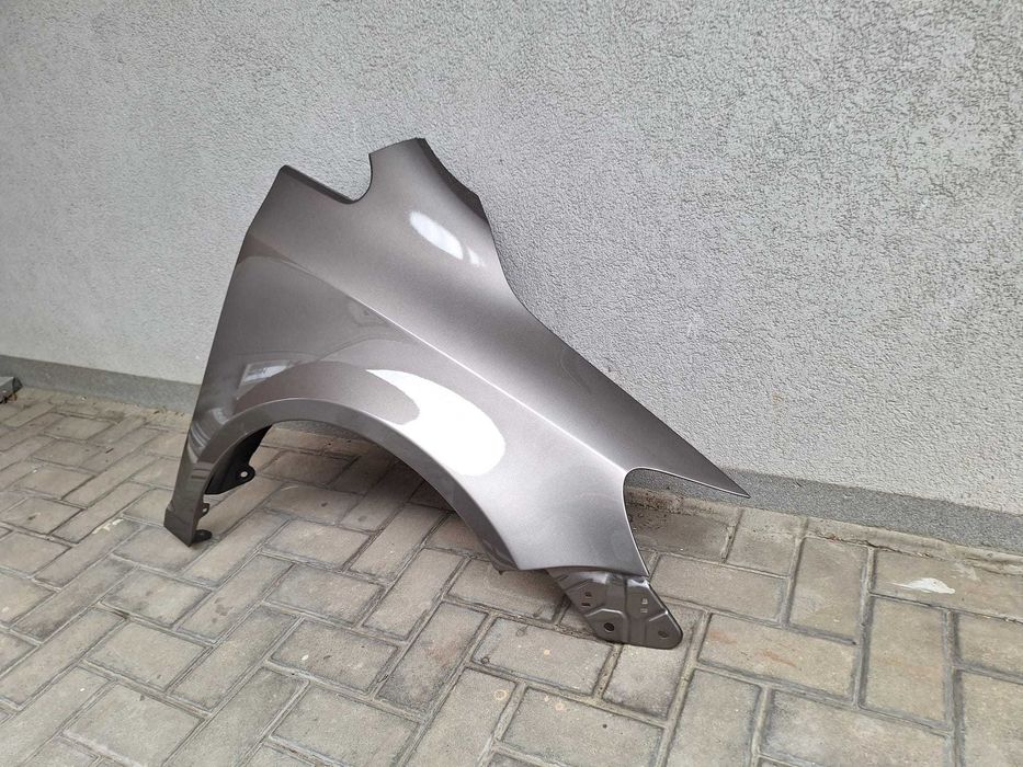 Aripa Fata Dreapta VW Golf 5 V Plus 2005-2009 Vopsita Maro