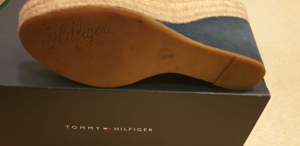 Sandale Tommy Hilfiger noi in cutie 38