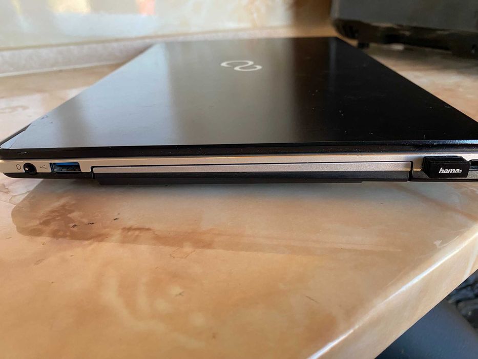 Лаптоп Fujitsu LIFEBOOK S935