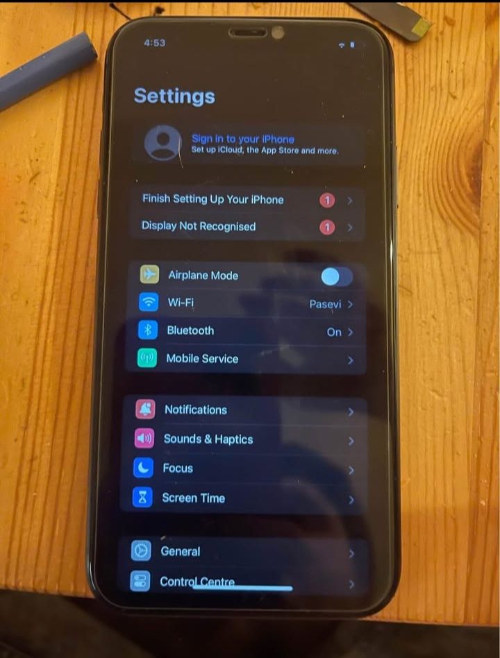 Iphone 11  black  64gb