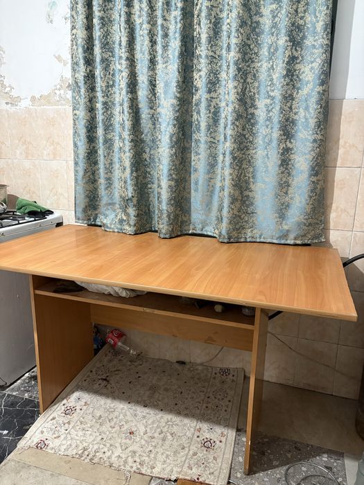 Продается стол бу