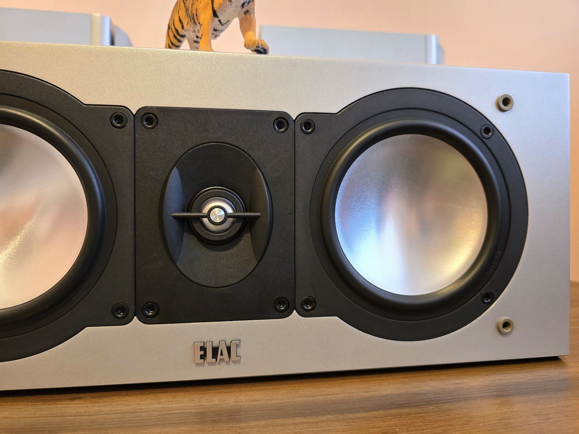 Elac CC-101.2. Boxa centru premium. Calitate de la Elac. Preț fix !