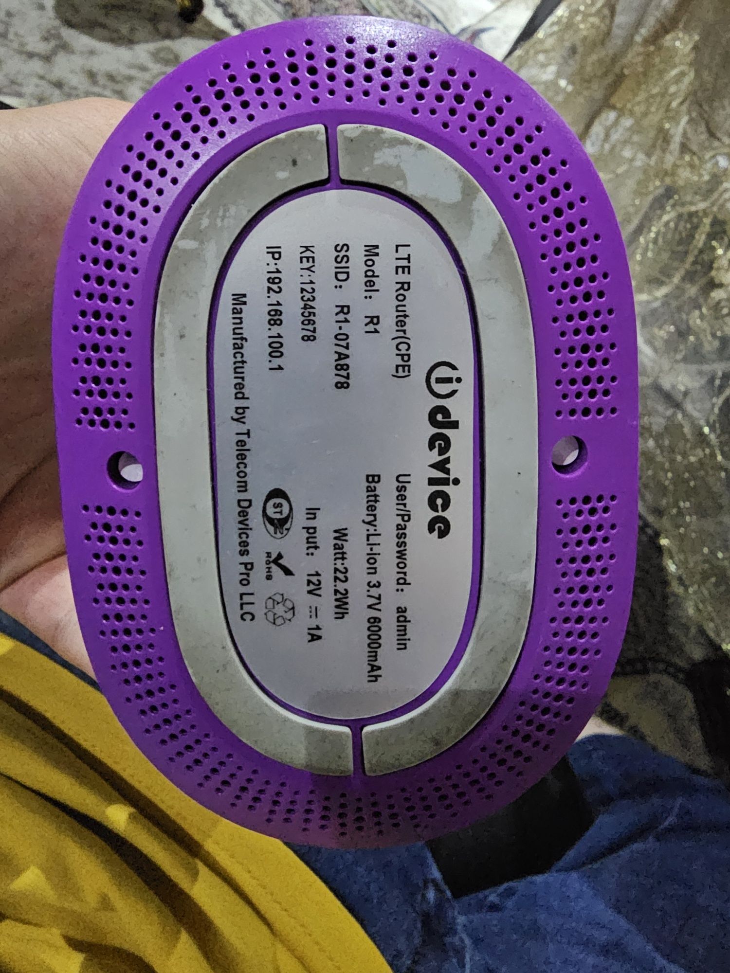 LTE wifi router  Idevice Sim kartadayam ishlidi.