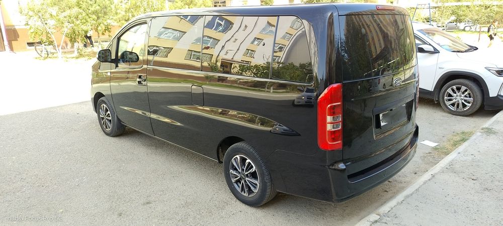JAC M3 Plus минивен