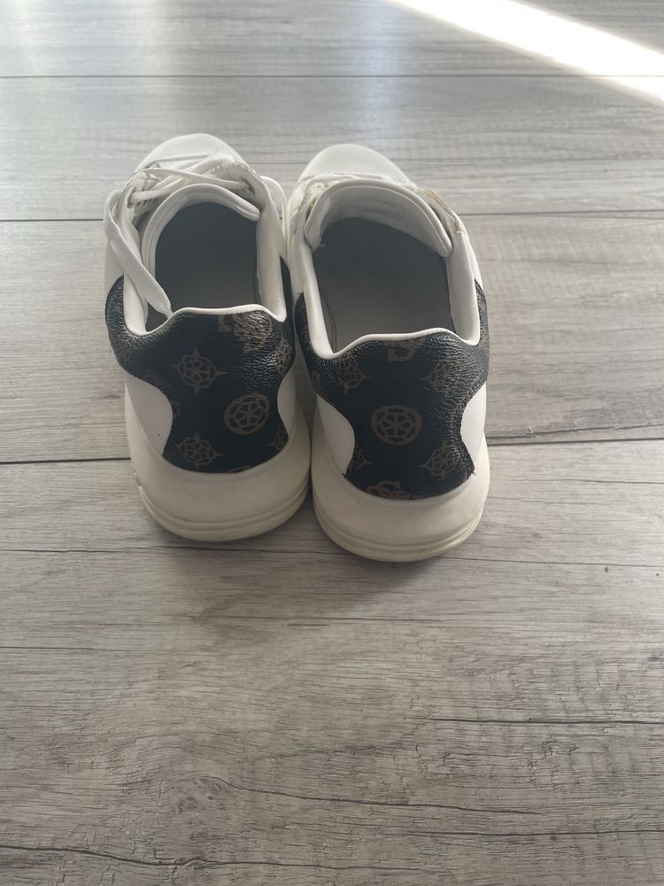 Adidasi Guess dama