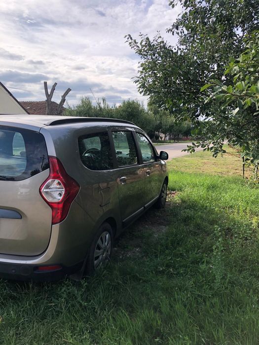 Vând Dacia Lodgy