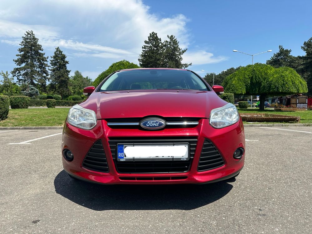 Ford Focus sedan 2012 1.0 l Ecoboost