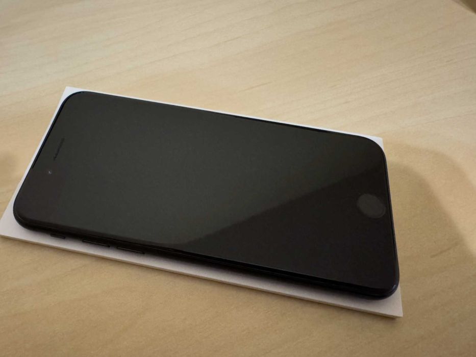 iPhone SE 2020 (второ поколение) 128GB