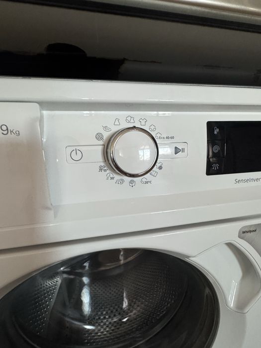 Пералня Whirlpool 9 кг – Inverter – Тиха – Отлично състояние