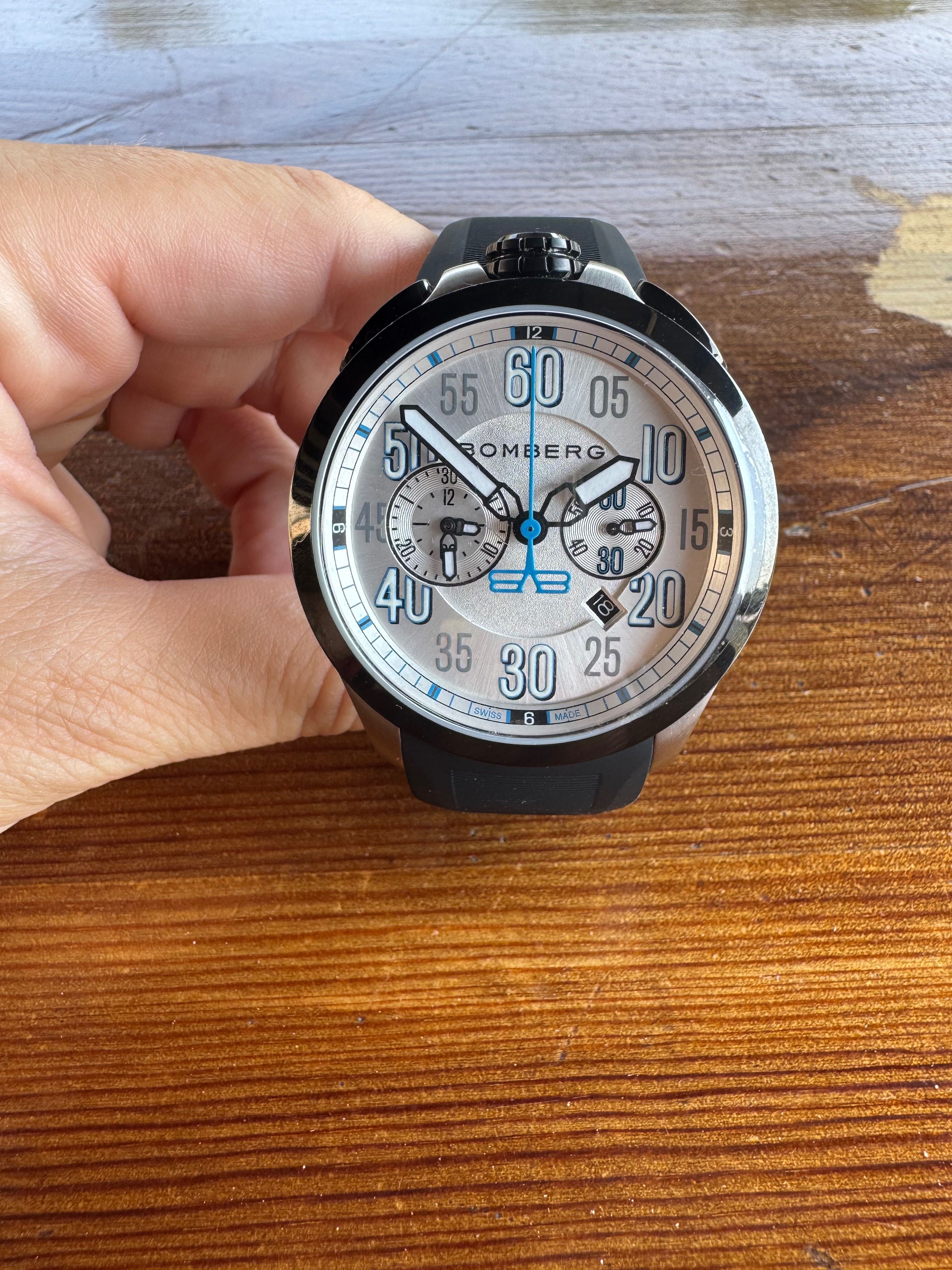 Кварцов швейцарски часовник chronographe Bomberg