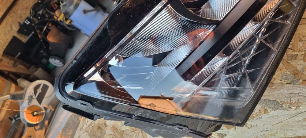 Far dreapta skoda scala  led 150euro