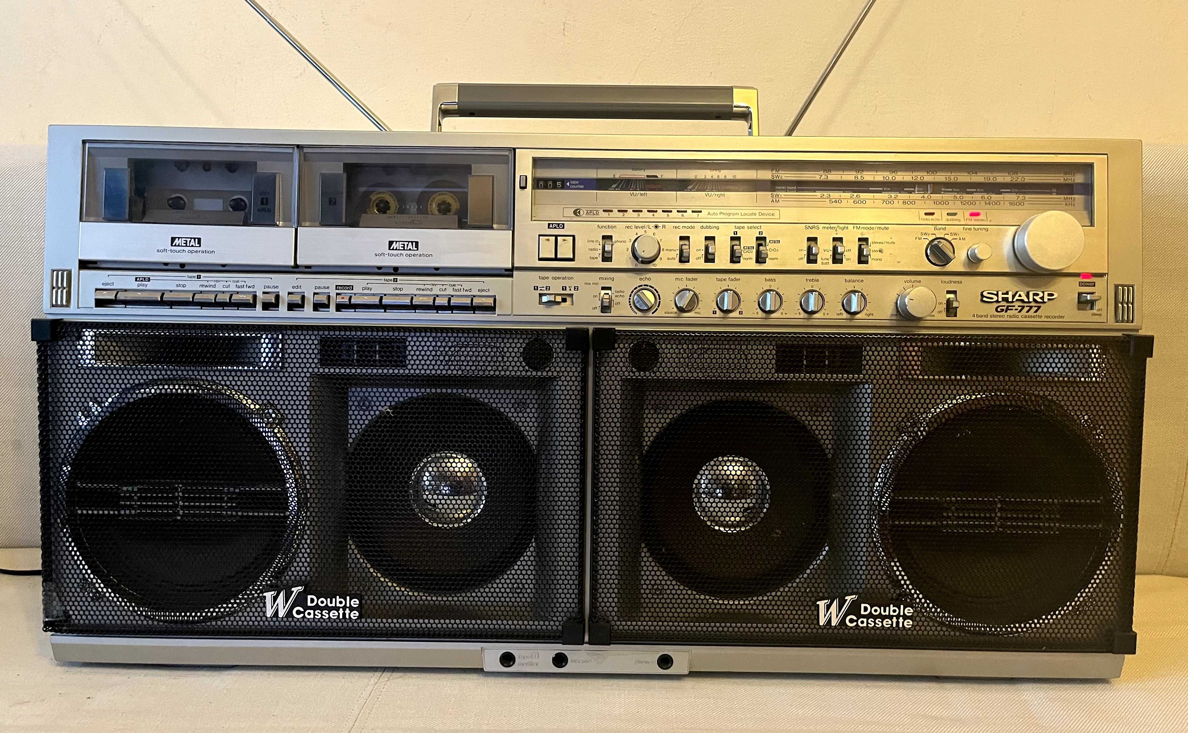 SHARP GF777Z Boombox