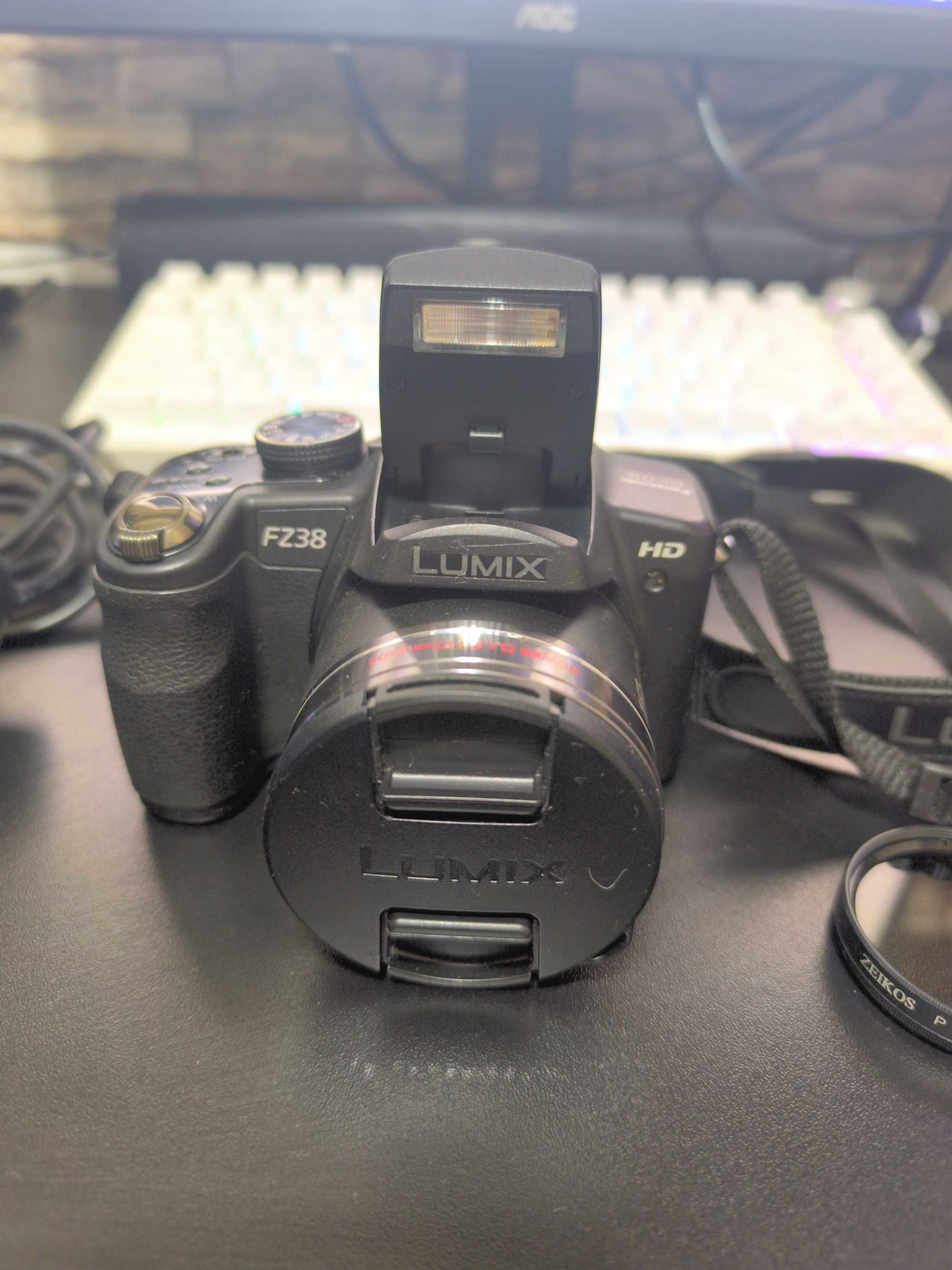 Фотоапарат Panasonic Lumix FZ 38