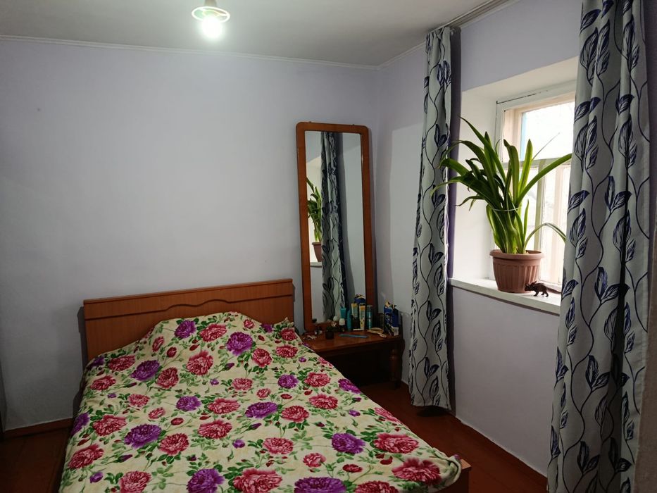 Продается дом, со всеми постройками, возможен торг