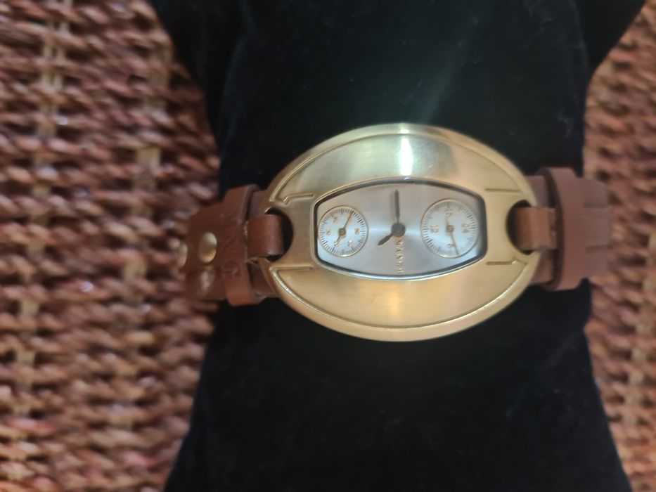 Дамски часовник на MANGO