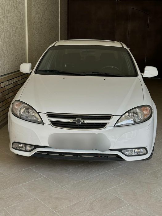 Ласетти сотилади