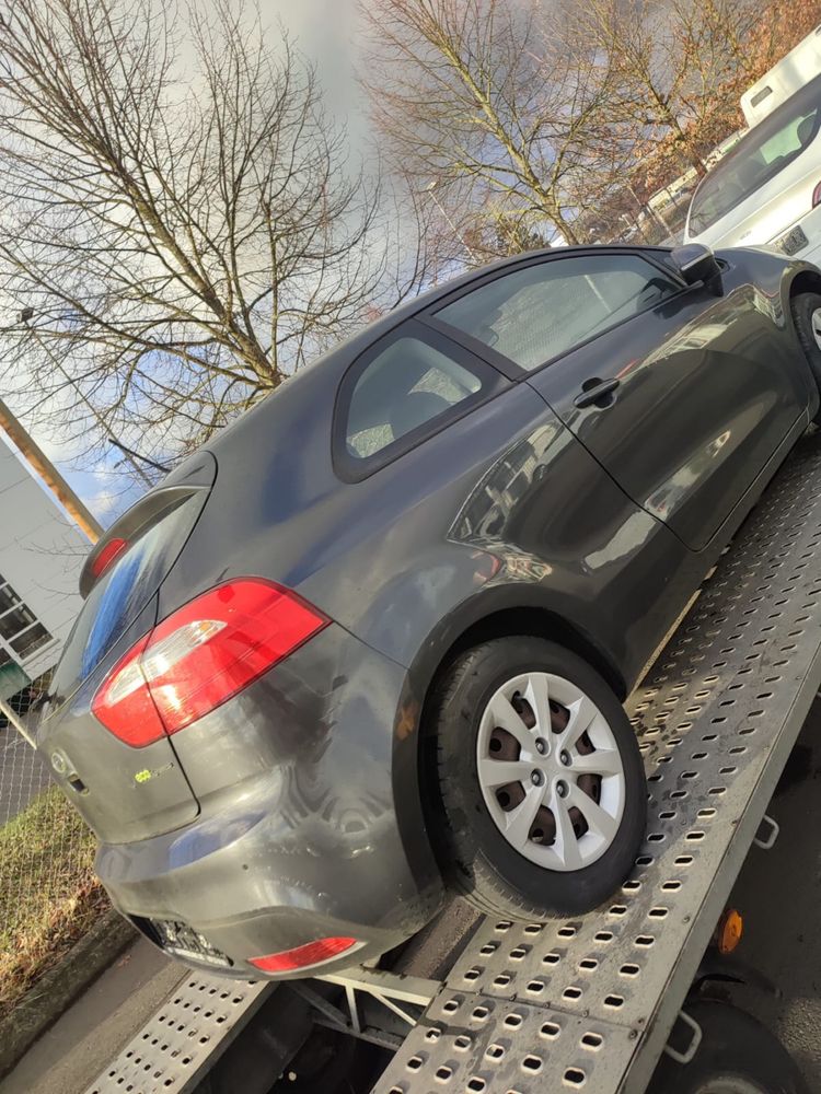 Dezmembrez kia rio 2012 coupe