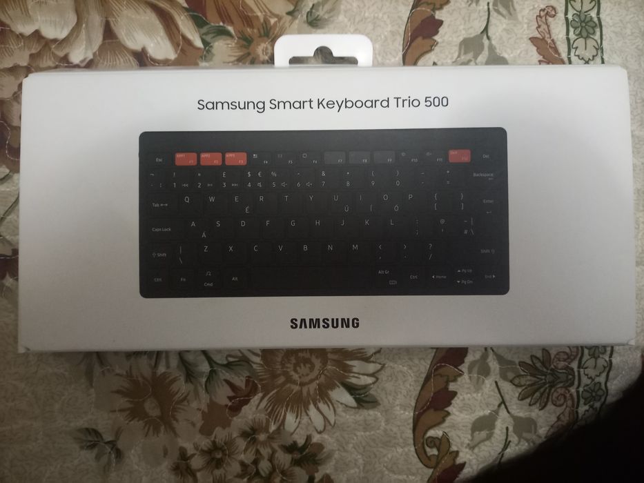 Продам беспроводную клавиатуру