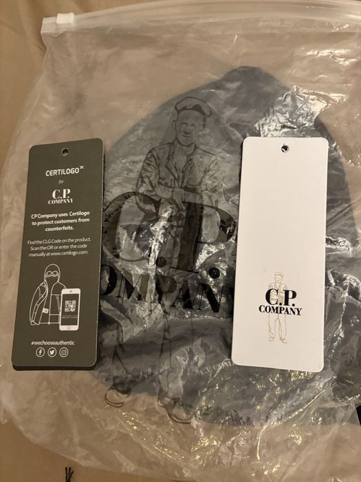 Зимна шапка CP company НОВА!