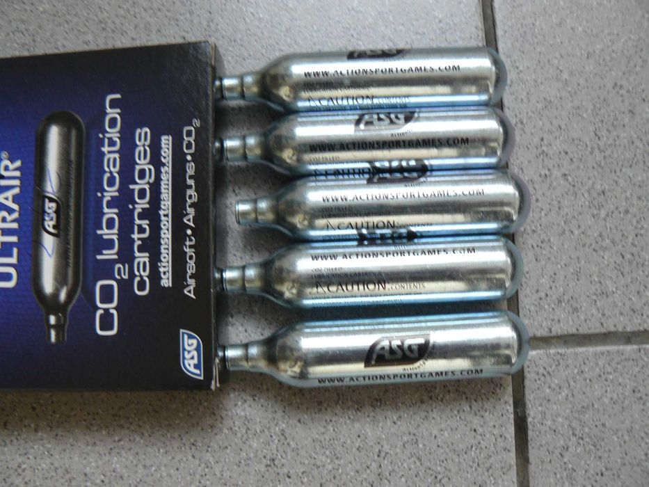 2 Capsule CO2 Mentenanta Arme,Cu Ulei Siliconic ULTRAIR ASG Denmark
