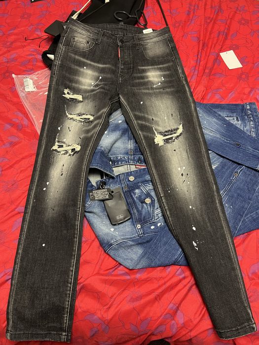 Vand blugi Dsquared2 pe negru