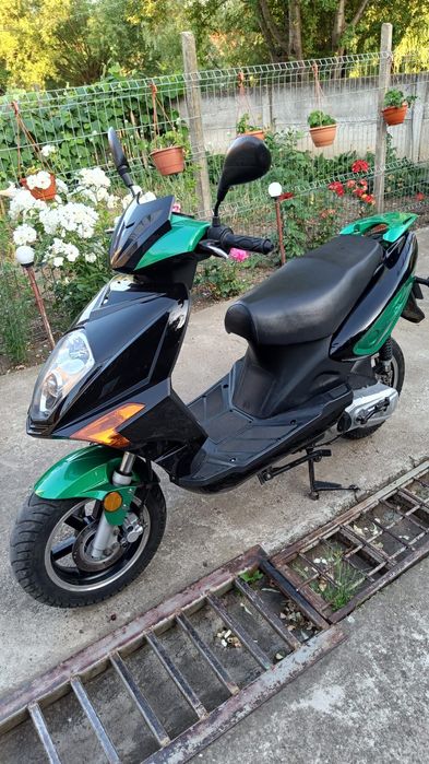 Scuter Tauris Mambo 50