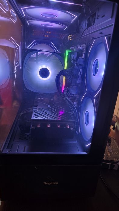 Pc gaming Ryzen 5 7500f, Rx 6800 16 gb