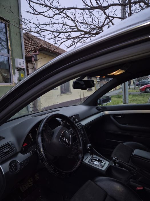 Vând Audi a4 b7 2007 starea f bună schimbat tot la zi.140 cai. 3400 eu