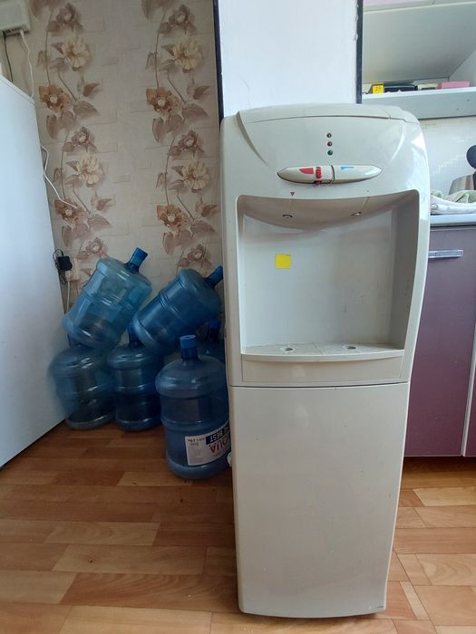 Диспансер для воды