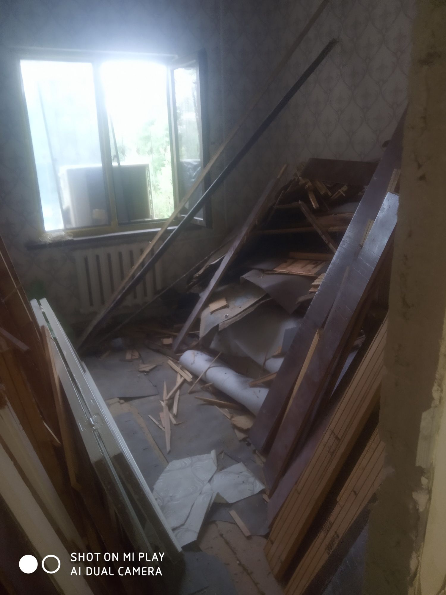 Брус 4/7 , щитавой паркет, двери Б/у.