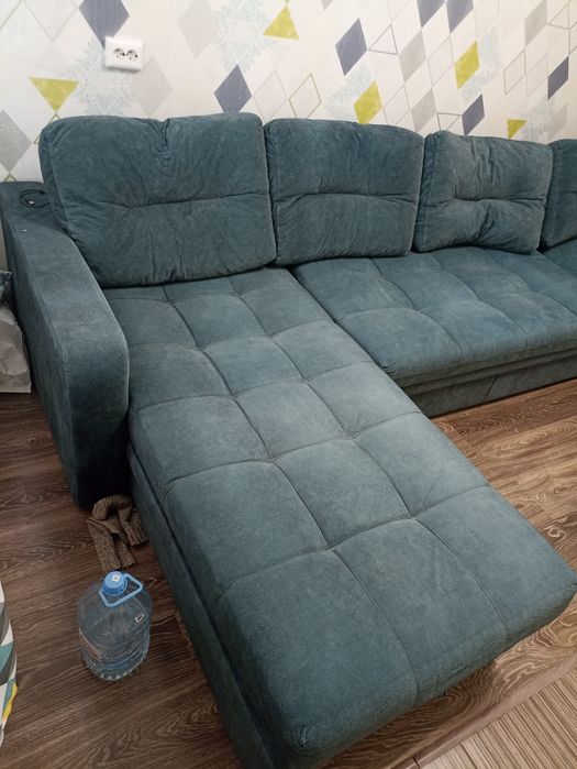 Диван в хорошем состоянии