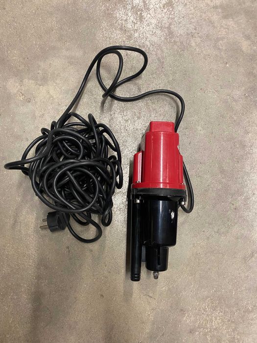 070121	Помпа водна потоп. 300W 3/4" 18L/min 60m RD-WP18