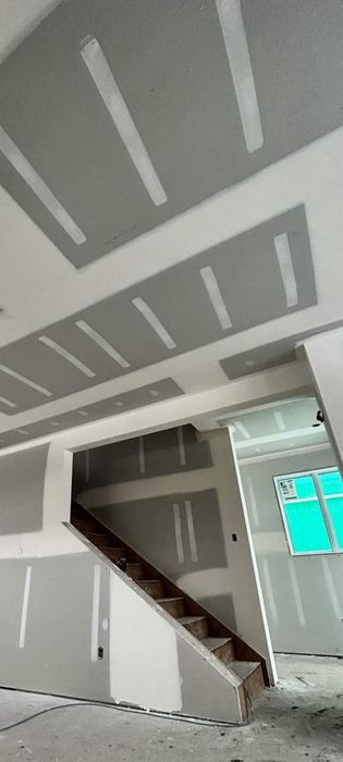 Execut lucrări interioare și exterioare