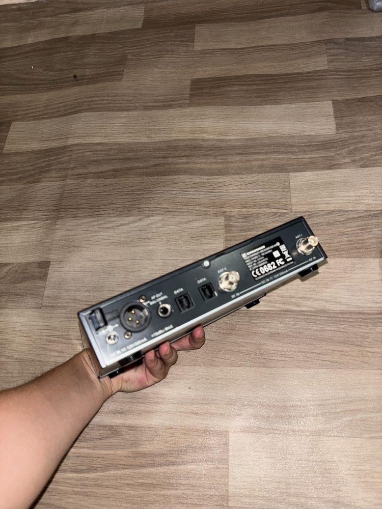 Микрофон SENNHEISER полный комплект (торг)