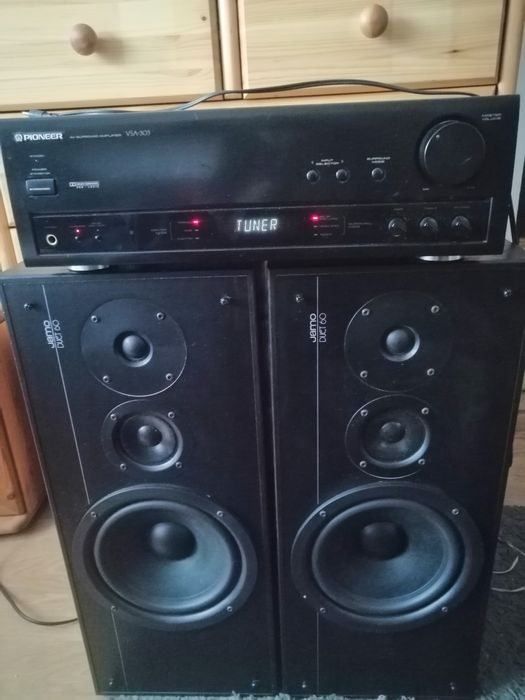 Amplificator, stație muzicală fără defecte, în perfectă stare de funcț