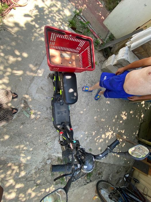 Vând scuter electric