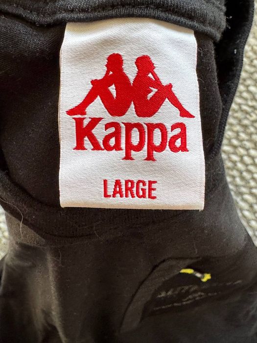 В продаже футболка Карра