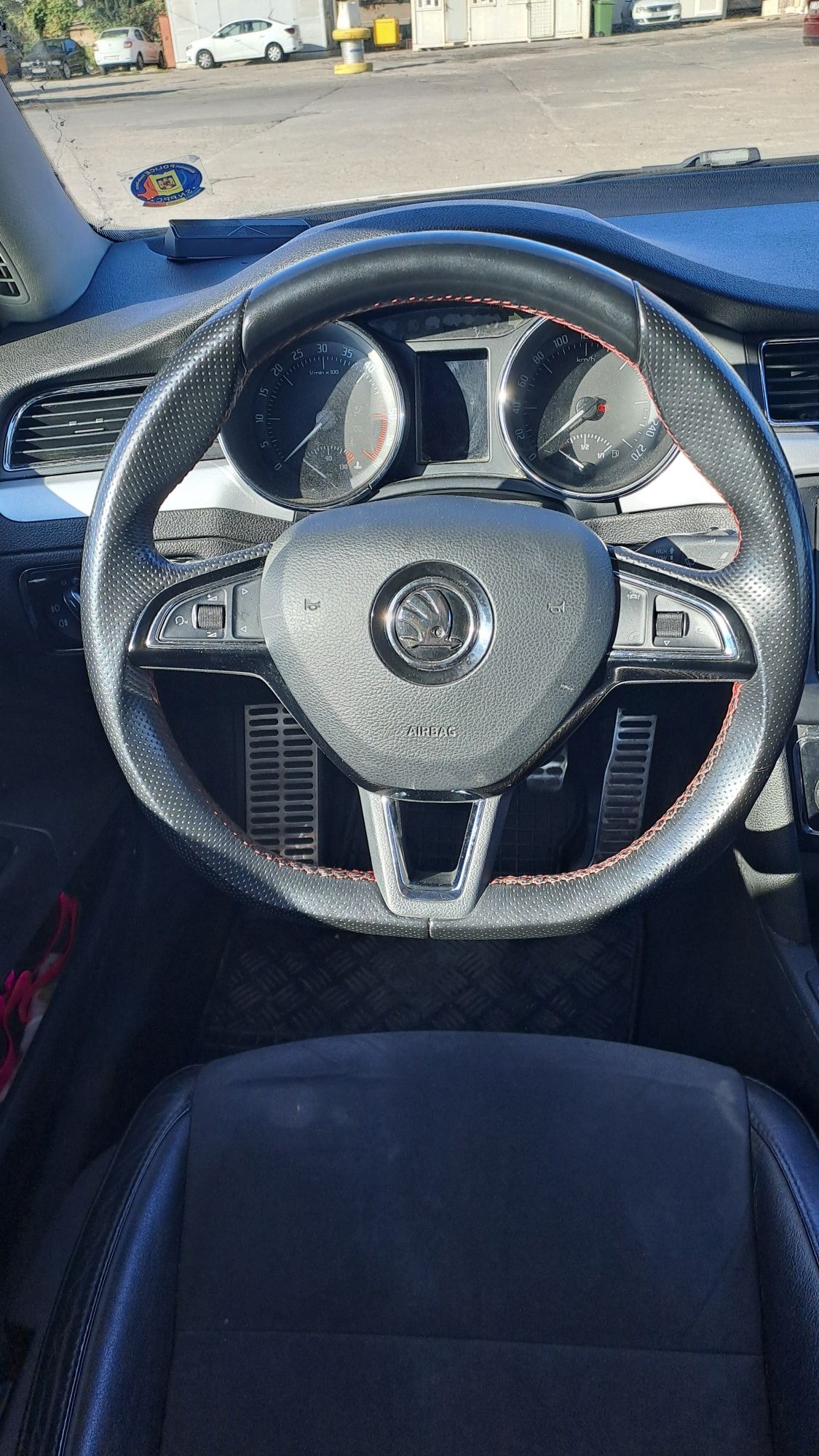 Volan skoda superb 3    vând sau schimb plus diferența