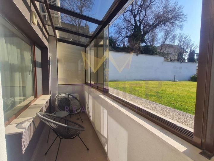 Дава се под наем Двустаен апартамент в Варна, Бриз - 70 кв.м за 612 € - Снимка #11