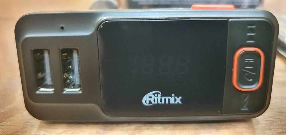 FM модулятор Ritmix Bluetooth + зарядное устройство ( 2,1 А)