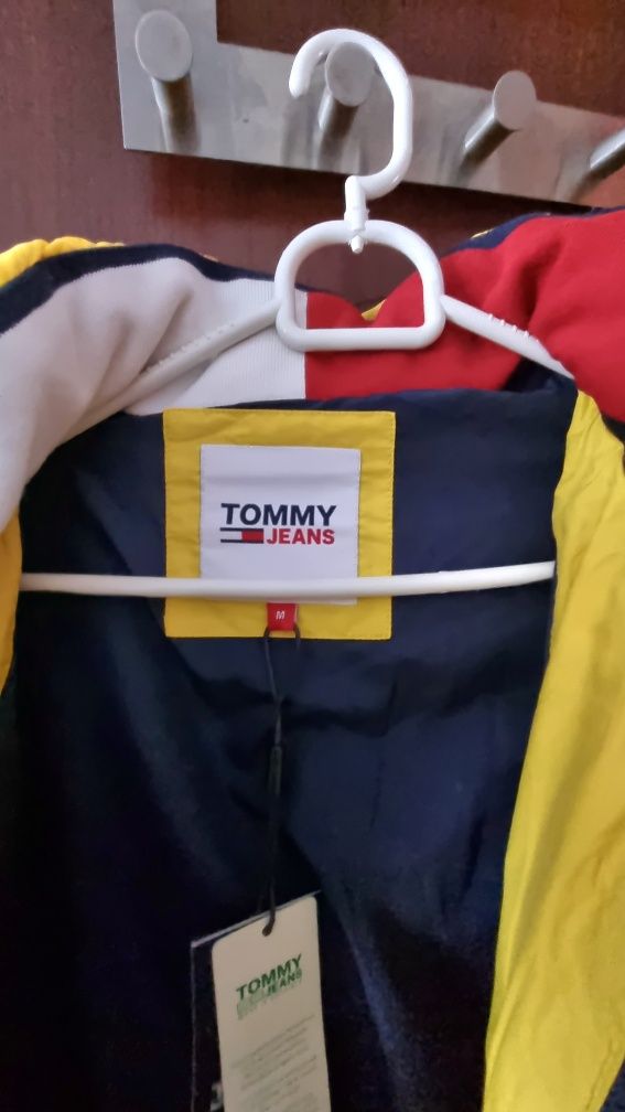 Geaca Tommy Jeans,  Essential Fit